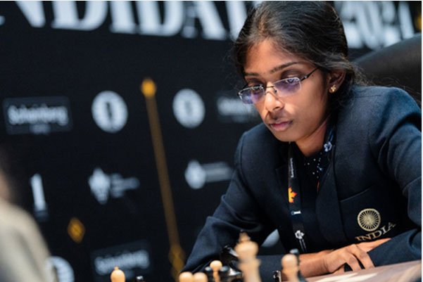 वैशाली ने लगातार दूसरी बार जीता फिडे महिला ग्रैंड का खिताब, पीएम मोदी ने दी बधाई